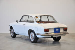 Image 17/30 of Alfa Romeo Giulia 1600 Sprint GT (1964)
