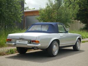 Image 2/15 of Mercedes-Benz 280 SL (1900)