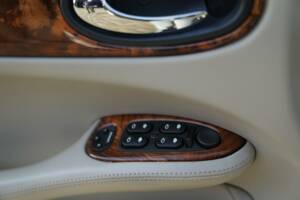 Afbeelding 16/30 van Jaguar XJ6 3.2 Sovereign (1997)