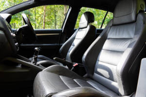 Imagen 10/18 de Volkswagen Golf V 3.2 R32 (2006)