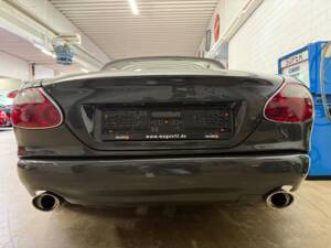 Image 14/21 of Jaguar XKR (1998)
