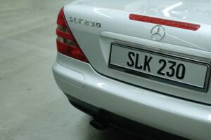 Immagine 10/50 di Mercedes-Benz SLK 230 Kompressor (1996)