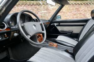 Image 23/50 de Mercedes-Benz 280 SL (1977)