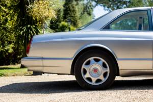 Image 31/50 of Bentley Continental R (1997)