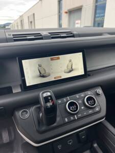 Afbeelding 7/14 van Land Rover Defender 90 P300 AWD (2021)