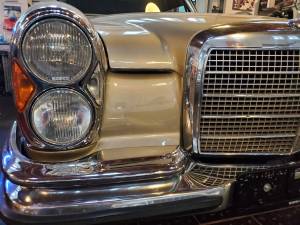 Image 3/19 of Mercedes-Benz 280 SE 3,5 (1971)