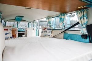 Image 19/40 of Volkswagen T2c Combi (1966)