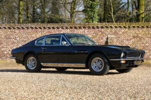 Image 38/50 of Aston Martin DBS V8 (1972)
