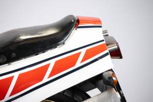 Immagine 28/50 di Yamaha RZV 500 R (1985)
