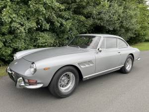 Image 3/26 of Ferrari 330 GT 2+2 (1966)