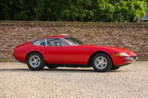 Afbeelding 17/50 van Ferrari 365 GTB/4 Daytona (1973)
