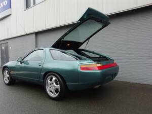Bild 59/99 von Porsche 928 GTS (1992)