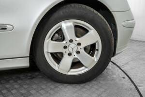 Bild 48/50 von Mercedes-Benz E 200 Kompressor T (2003)