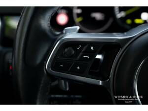 Image 12/32 of Porsche Cayenne Coupé E-Hybrid (2020)