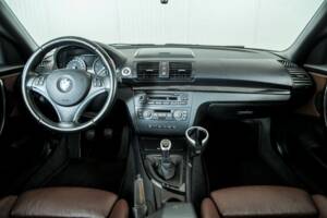 Image 3/19 of BMW 120i (2008)