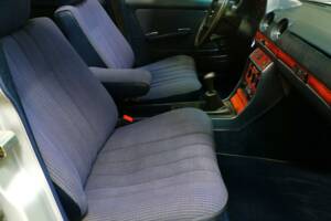 Bild 17/25 von Mercedes-Benz 280 TE (1985)