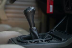Bild 39/50 von BMW 320i (1989)