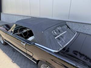 Image 13/47 de Ford Mustang 390 GTA (1966)