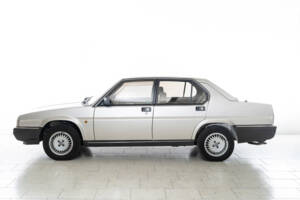Image 14/50 of Alfa Romeo 90 2.0 V6 Super (1987)