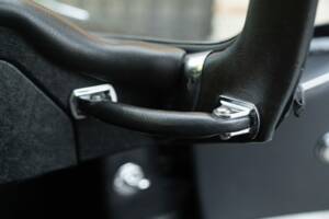 Image 33/50 de Jaguar E-Type (1968)