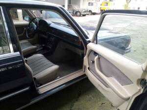 Image 17/25 de Mercedes-Benz 280 SE (1979)