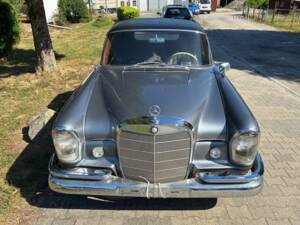 Afbeelding 3/8 van Mercedes-Benz 220 SE b (1963)