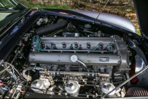 Image 10/30 de Aston Martin DB 6 Volante (1967)