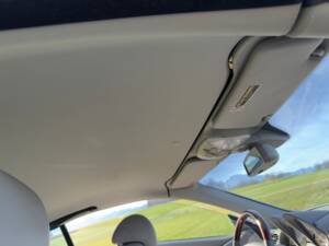 Image 52/89 of Mercedes-Benz SL 500 (2002)