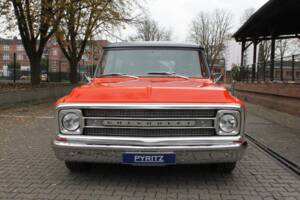 Image 5/30 of Chevrolet Suburban (1970)