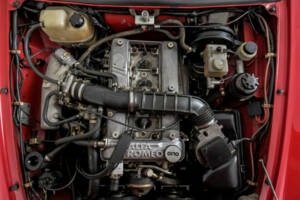 Immagine 43/50 di Alfa Romeo 2.0 Spider (1991)