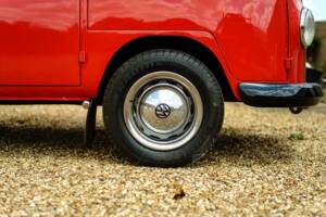 Image 28/50 of Volkswagen T1 panel van (1963)