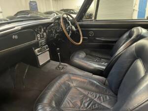 Image 10/13 de Aston Martin DB 6 (1967)