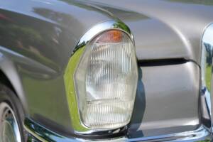 Image 12/13 de Mercedes-Benz 280 SE (1971)