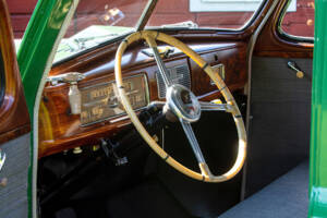 Image 5/50 of Pontiac Quality Six Touring Sedan (1939)