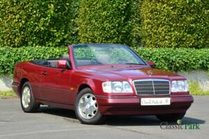 Bild 5/50 von Mercedes-Benz E 200 (1994)