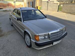 Image 5/8 of Mercedes-Benz 190 E 2.5-16 (1989)