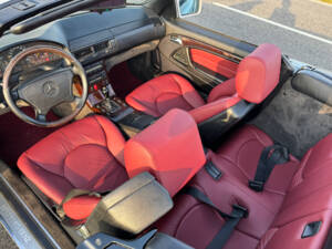 Image 19/23 de Mercedes-Benz SL 320 (1996)