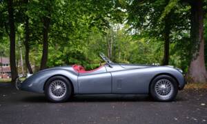 Image 2/33 of Jaguar XK 120 OTS (1951)