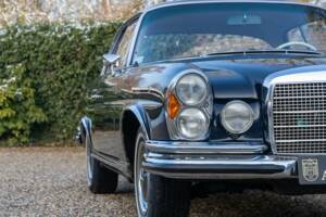 Bild 32/50 von Mercedes-Benz 280 SE 3,5 (1970)