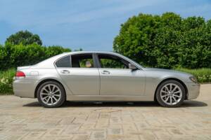 Image 4/50 de BMW 745d (2005)