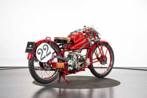 Immagine 6/50 di Moto Guzzi 250 SS (1930)