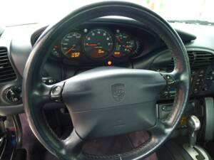 Bild 8/14 von Porsche 911 Carrera 4 (2000)