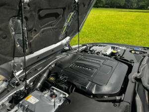 Image 40/46 of Jaguar XKR (2010)