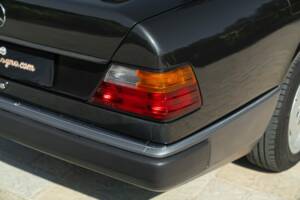 Bild 20/50 von Mercedes-Benz 300 E-24 (1989)