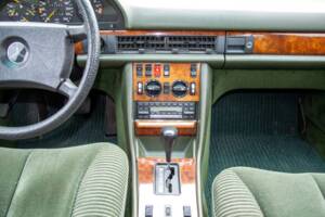 Bild 14/21 von Mercedes-Benz 280 SE (1985)
