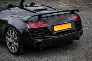 Immagine 28/35 di Audi R8 V10 Spyder (2011)