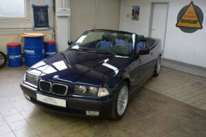 Image 4/36 of BMW 318i (1999)