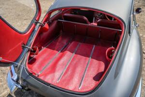 Image 41/44 de Jaguar Type E 4.2 (1964)