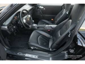 Bild 4/28 von Porsche 911 Carrera 4S (2004)