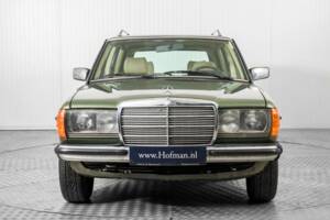 Afbeelding 14/50 van Mercedes-Benz 200 T (1982)